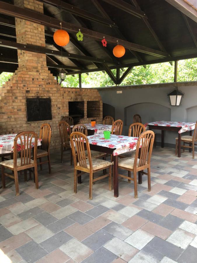 Kerekes Panzio Es Etterem Bed & Breakfast บาลมาซูจ์แบรอส ภายนอก รูปภาพ