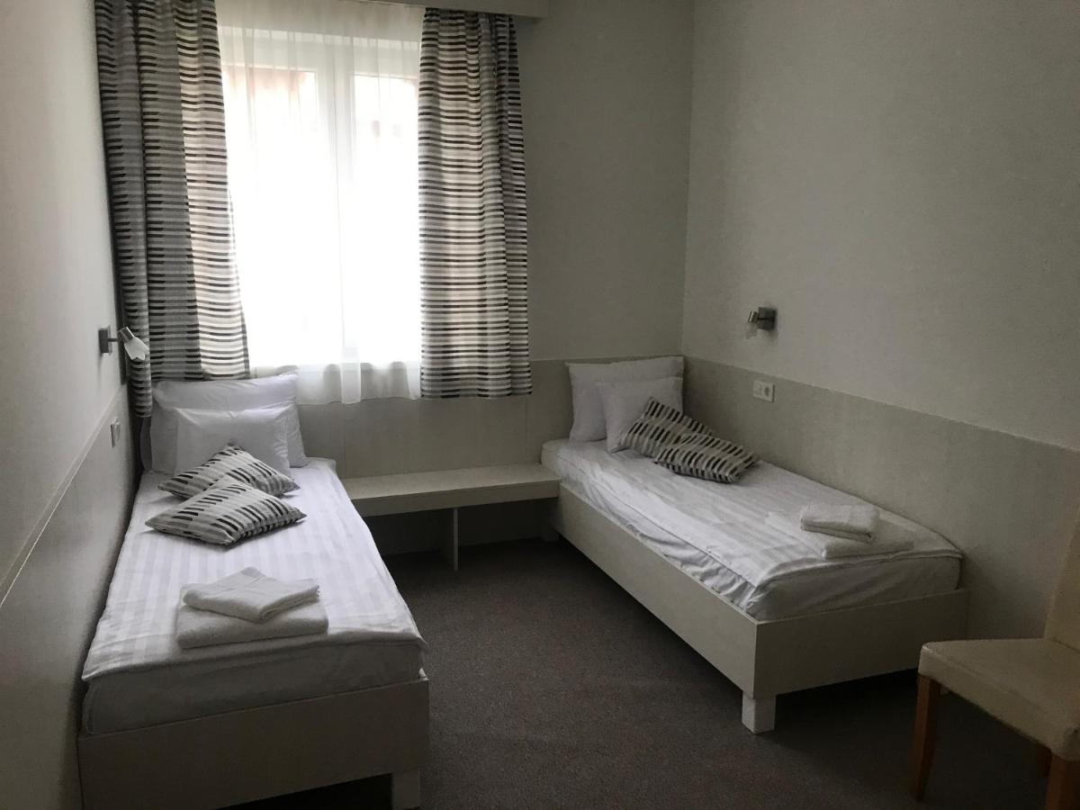 Kerekes Panzio Es Etterem Bed & Breakfast บาลมาซูจ์แบรอส ภายนอก รูปภาพ