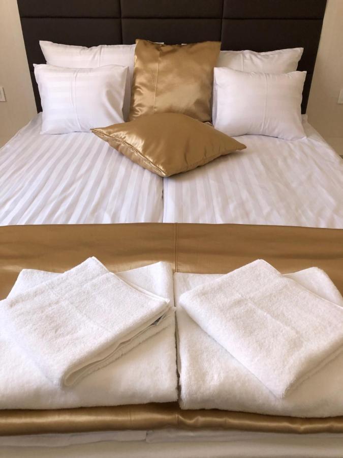 Kerekes Panzio Es Etterem Bed & Breakfast บาลมาซูจ์แบรอส ภายนอก รูปภาพ