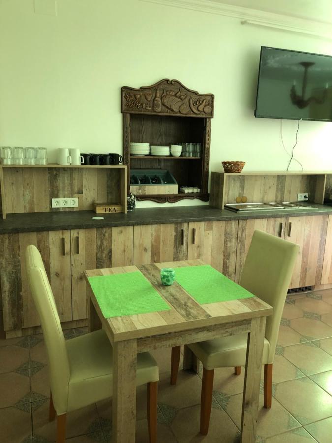 Kerekes Panzio Es Etterem Bed & Breakfast บาลมาซูจ์แบรอส ภายนอก รูปภาพ