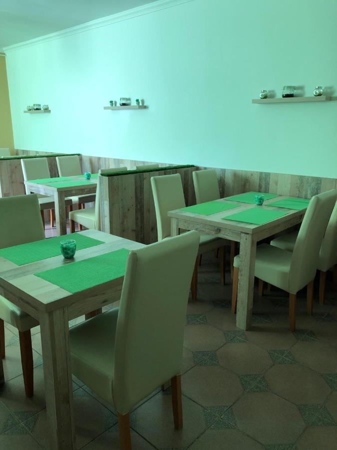 Kerekes Panzio Es Etterem Bed & Breakfast บาลมาซูจ์แบรอส ภายนอก รูปภาพ